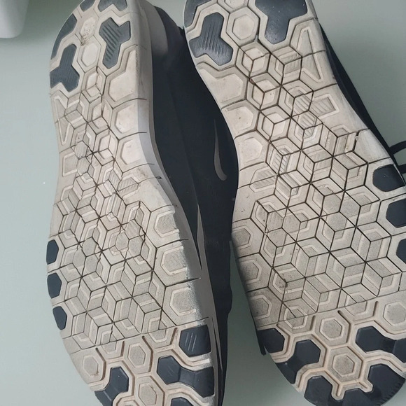 Nike Free TR Fit 5 Women's Size 8 Black Sneakers - Picture 7 of 7